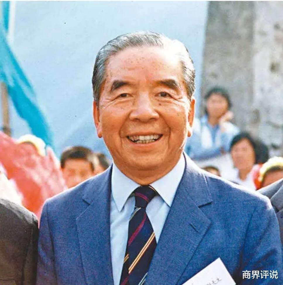 霍英东|香港真正的四大家族,李嘉诚都没资格入选,霍英东包玉刚则上榜