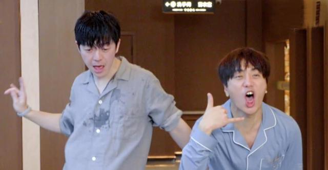 快乐再出发第二季|打卡东北澡堂,再现猜歌词名场面,《快乐再出发2》才播2期就封神