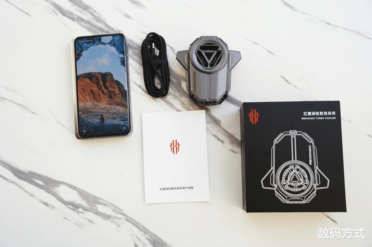 散热器|红魔散热背夹成游戏党关注重点 结冰仅需五分钟