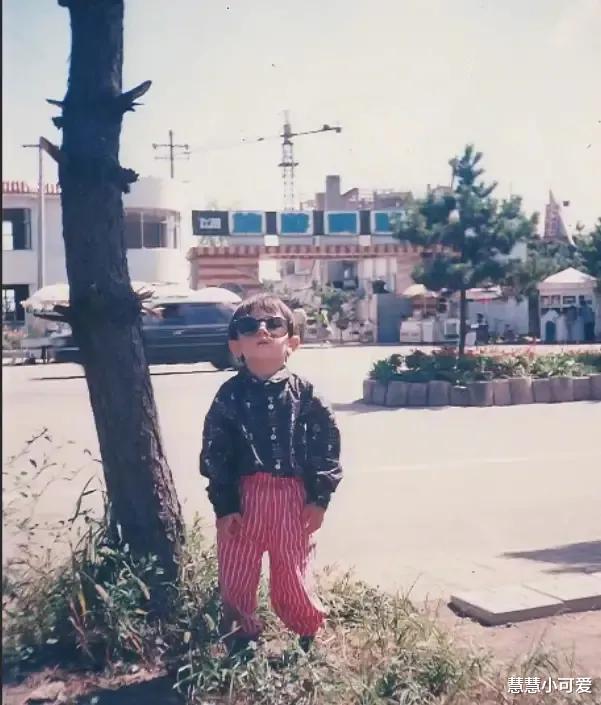 |万万没有想到,图一这个满嘴烂牙的小男孩,在未来竟然可以成为公认的大帅哥