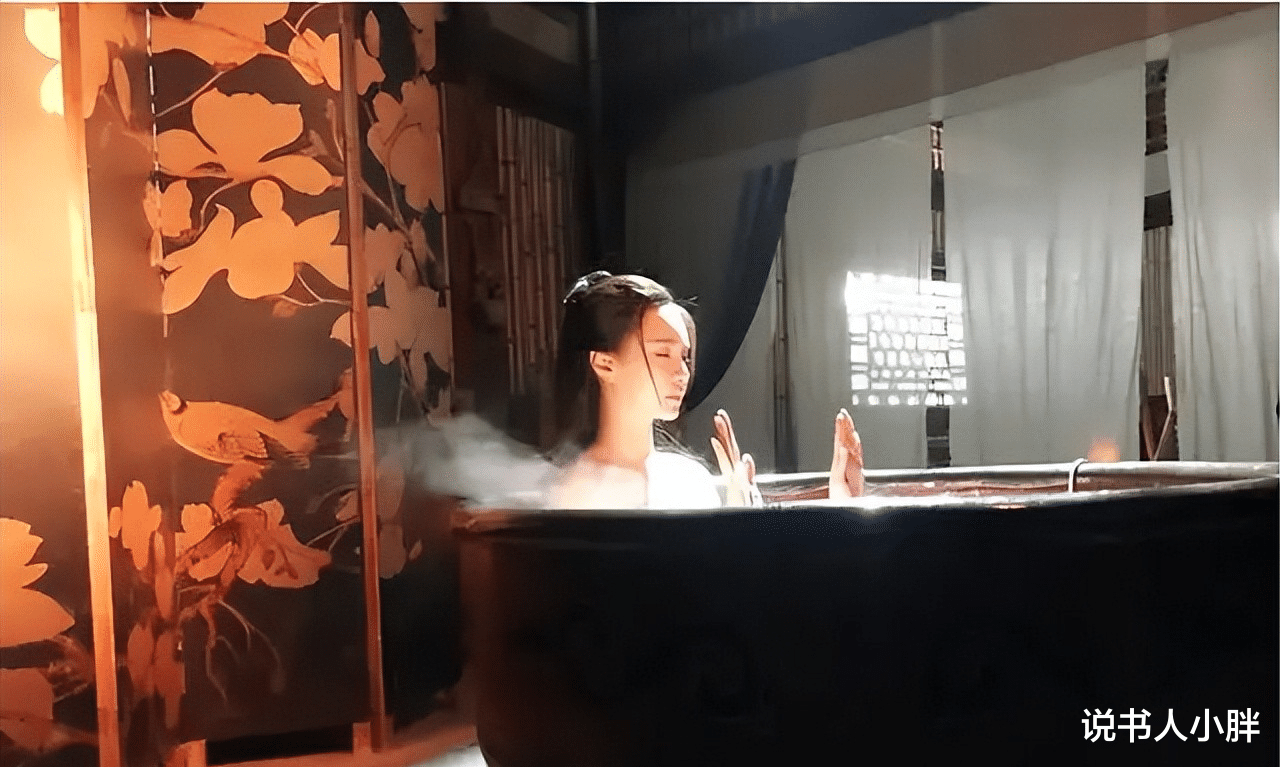 花絮|难怪电视里只有上半身，镜头下移后，是不能看的尴尬画面