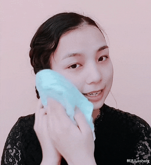 蜂蜜 毛孔肌看过来，这4个缩毛孔技巧必学，搭配酸类精华，效果更是惊艳