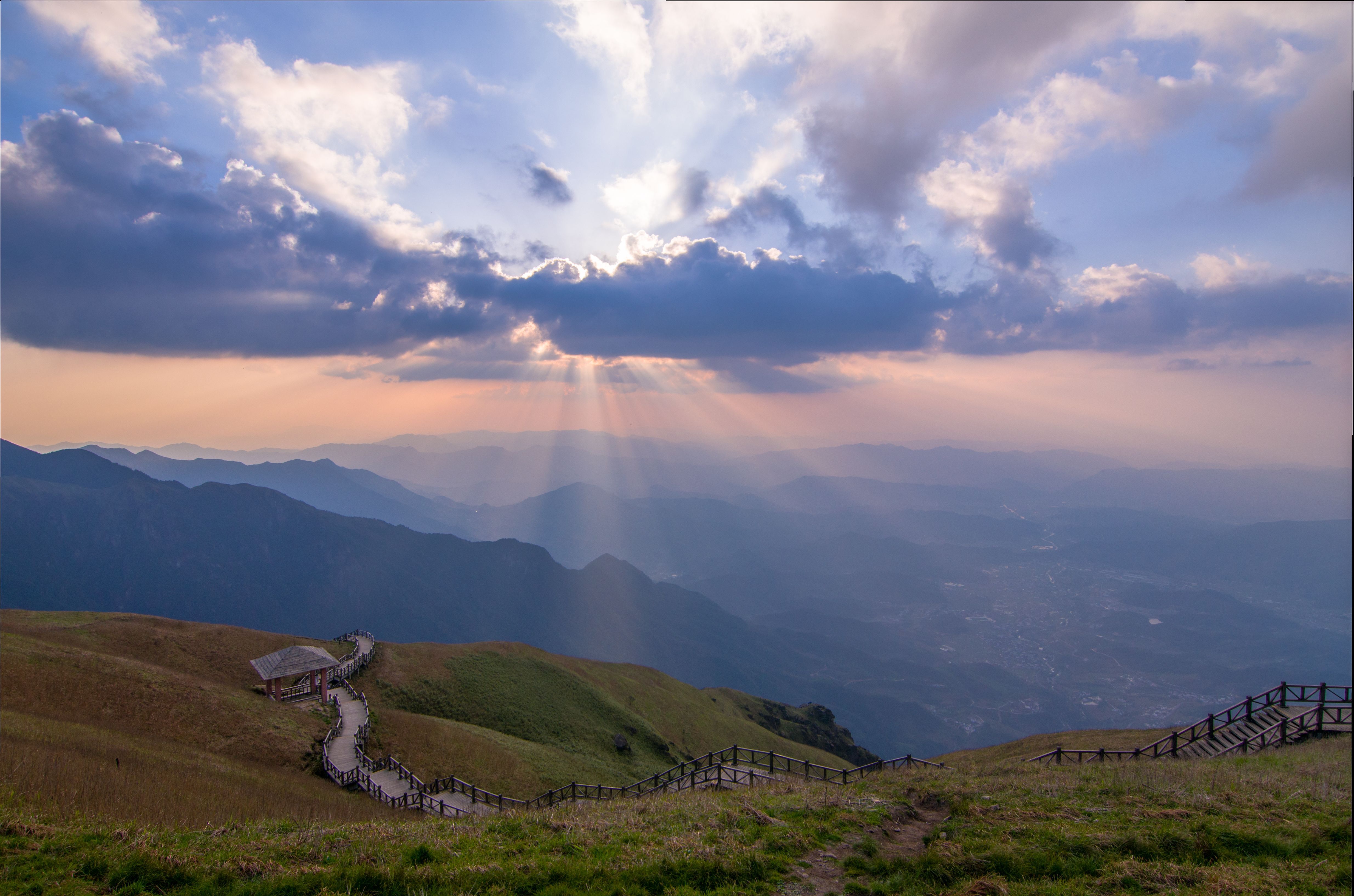 武功山|不枉此行丨近日爆火的武功山美景攻略  运气好可以看到流沙飞瀑哦