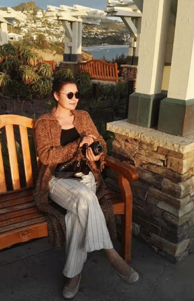 巩俐|定居国外的6位内地女星，吕丽萍深爱美国，田震在澳洲当富婆