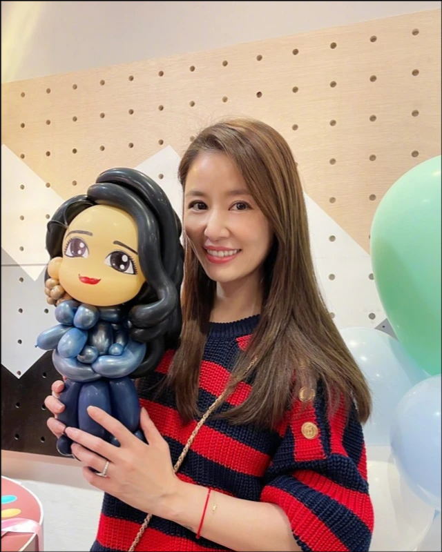 霍建华|林心如女儿生日排场大！戴发箍美成小公主，霍建华笑得比结婚开心