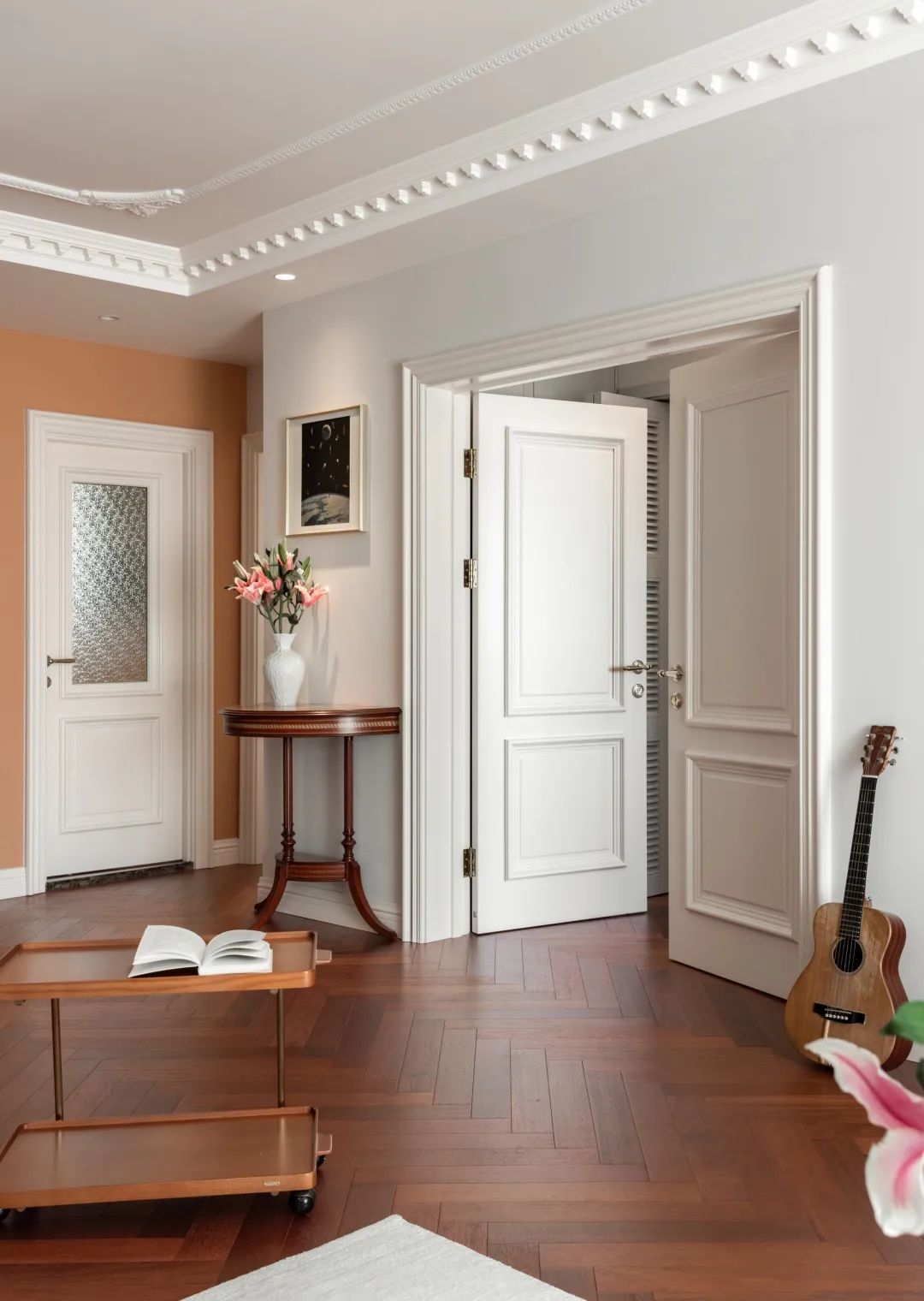 全屋改造丨2人1猫110㎡两室拆改方案,6步改出中古风大格局