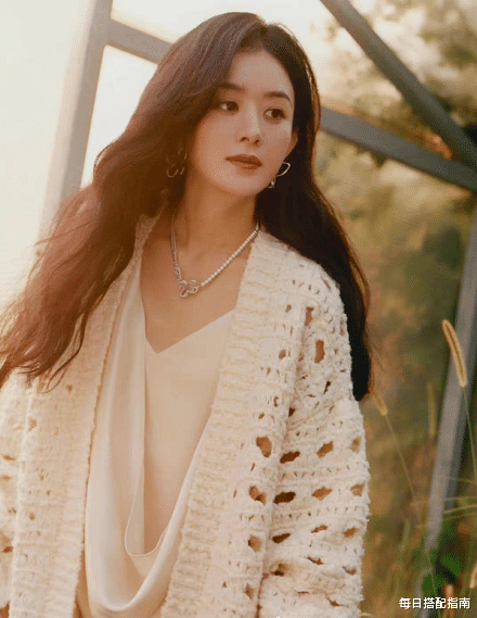 穿衣搭配|赵丽颖越来越美了,“调色盘”穿搭演绎春日氛围感,时髦又减龄