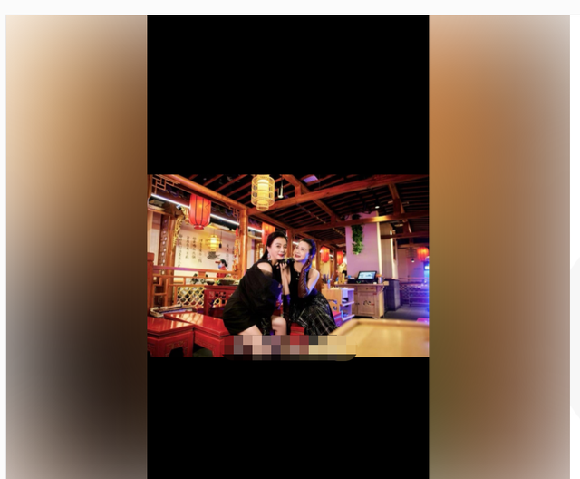 李玲玉|58岁李玲玉火锅店秀身材!穿紧身裙侧身炫长腿,肌肉线条十分紧实