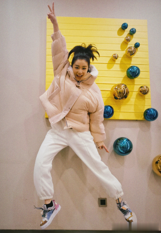 李小冉|梅婷的腿，李小冉的胸，让我看到了中年女星的“性张力”