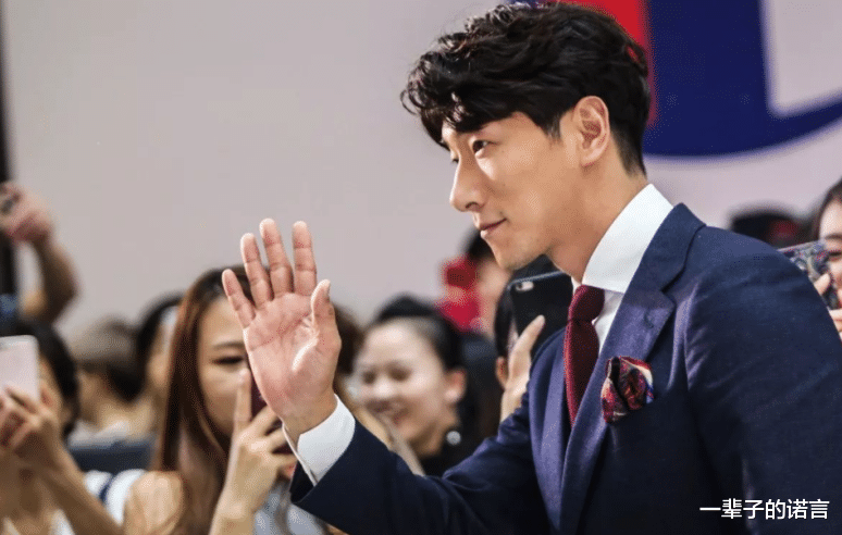 张亮|张亮的“毁灭”史：从红极一时到“失业”，一手好牌怎么糊的？