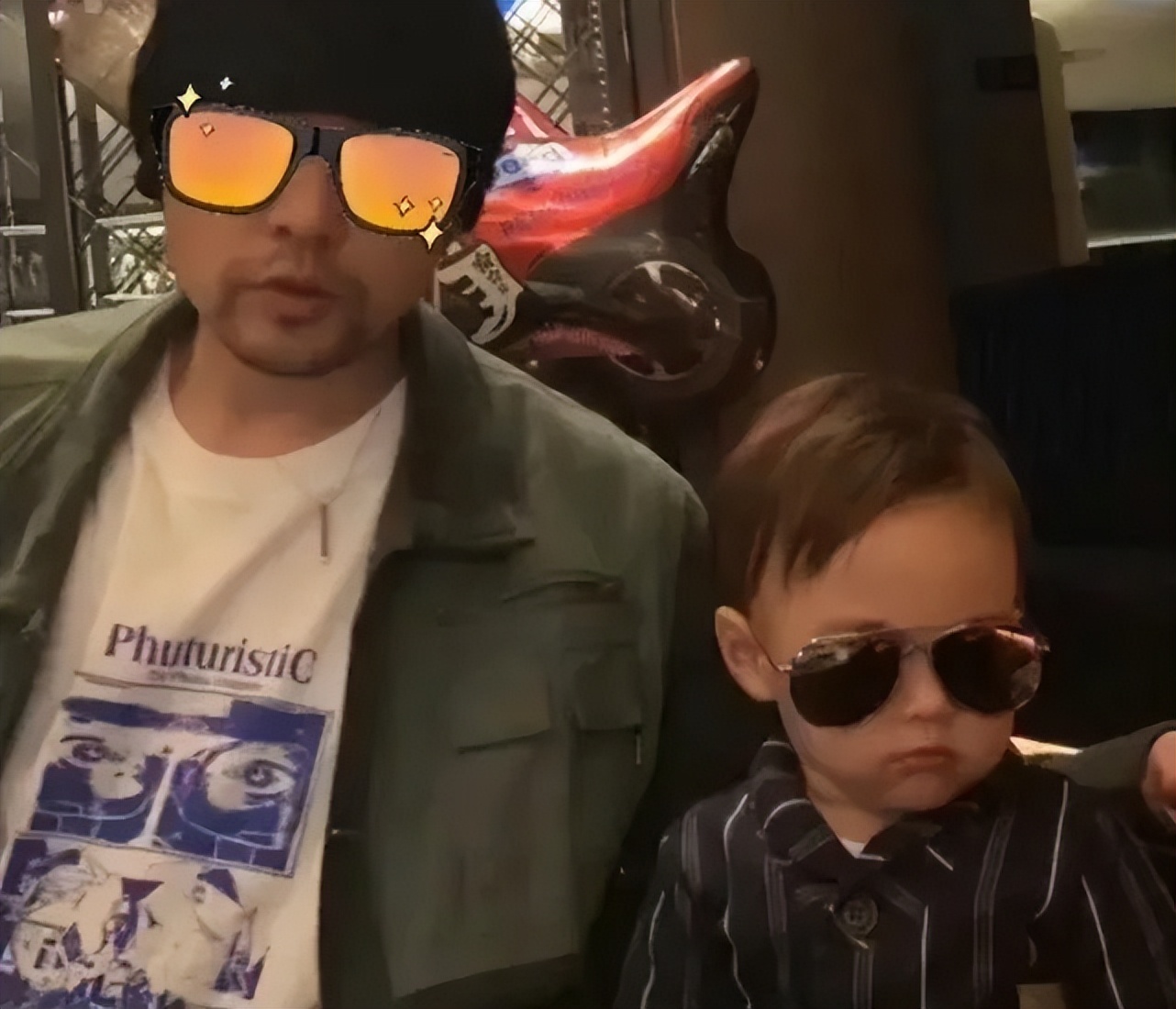 周杰伦|周杰伦高调晒儿子近照！罗密欧烫羊毛卷像外国娃，穿衬衫比爸爸帅