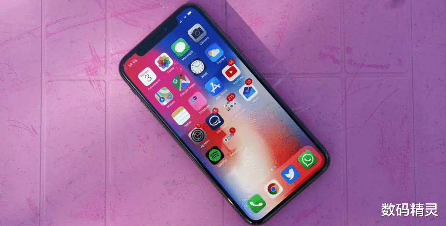 刘海屏|iPhone刘海屏，三星也开始学了，还有点不伦不类！