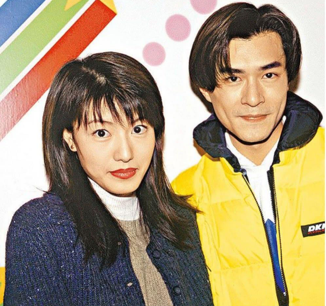 古天乐|古天乐参加派对,被38岁女星紧贴身上合影