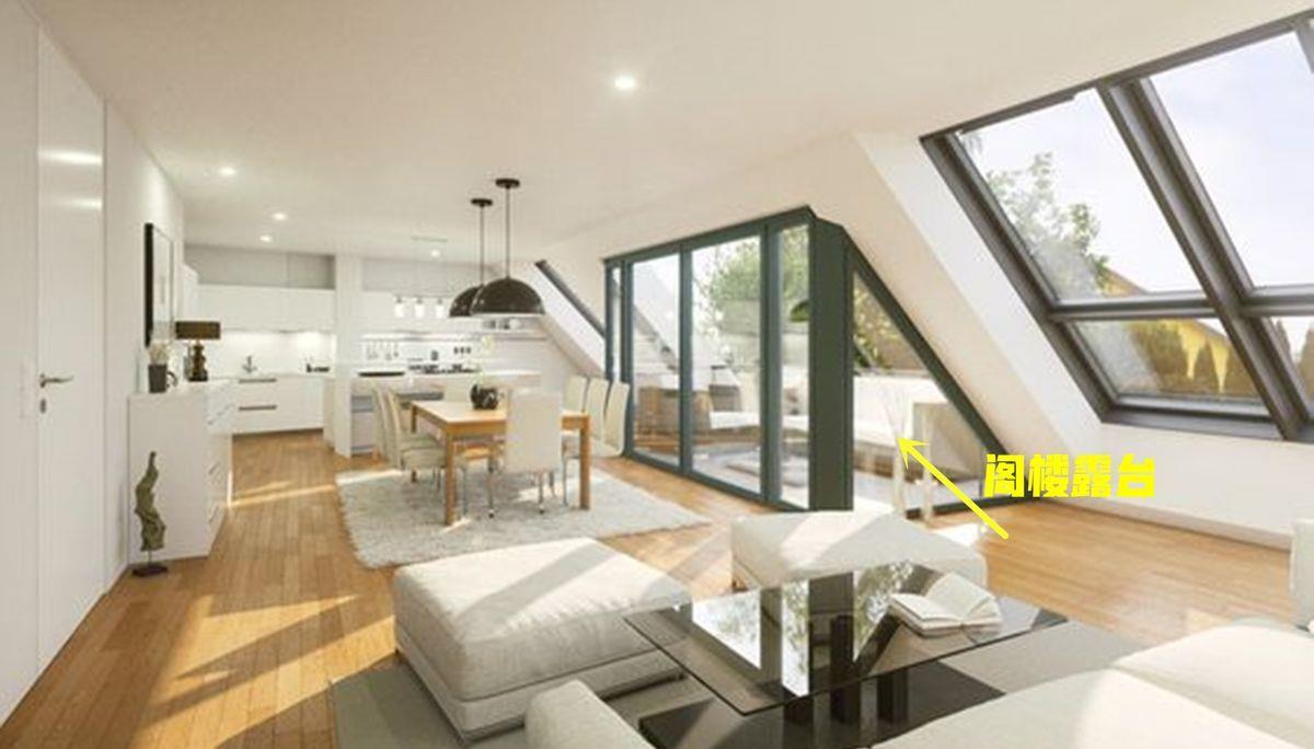 原来阁楼还能这样装，太任性了吧！敲墙扩出去，又能多个露台用