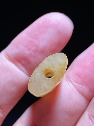 和田玉籽料|汉 和田玉籽料 受沁 蟠虺纹 龙纹 扁勒 勒子 挂件