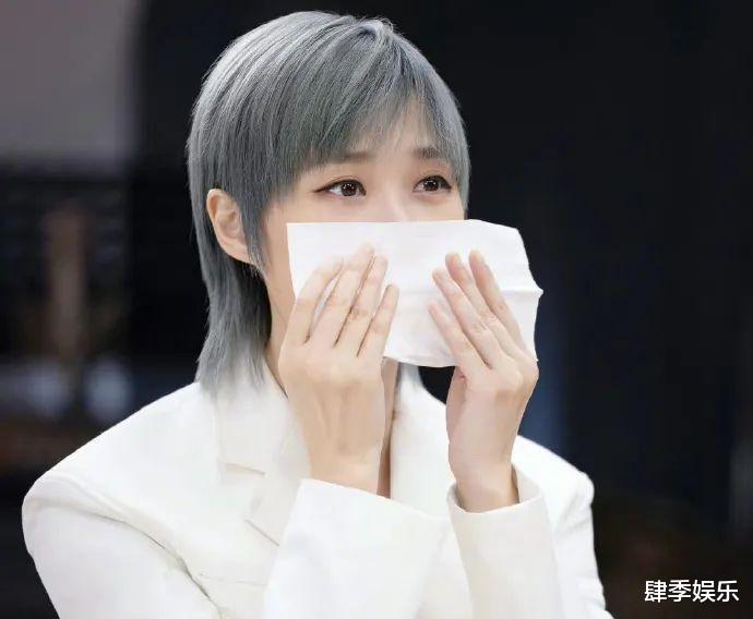 李宇春|被谣言缠身的李宇春，录制新音综，爱奇艺副总姜滨亲自当司机接机