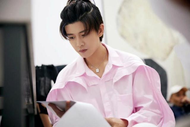 黄景瑜|小八卦:罗云熙 黄多多 黄景瑜 杨紫 魏大勋 杨幂 刘浩存 任嘉伦