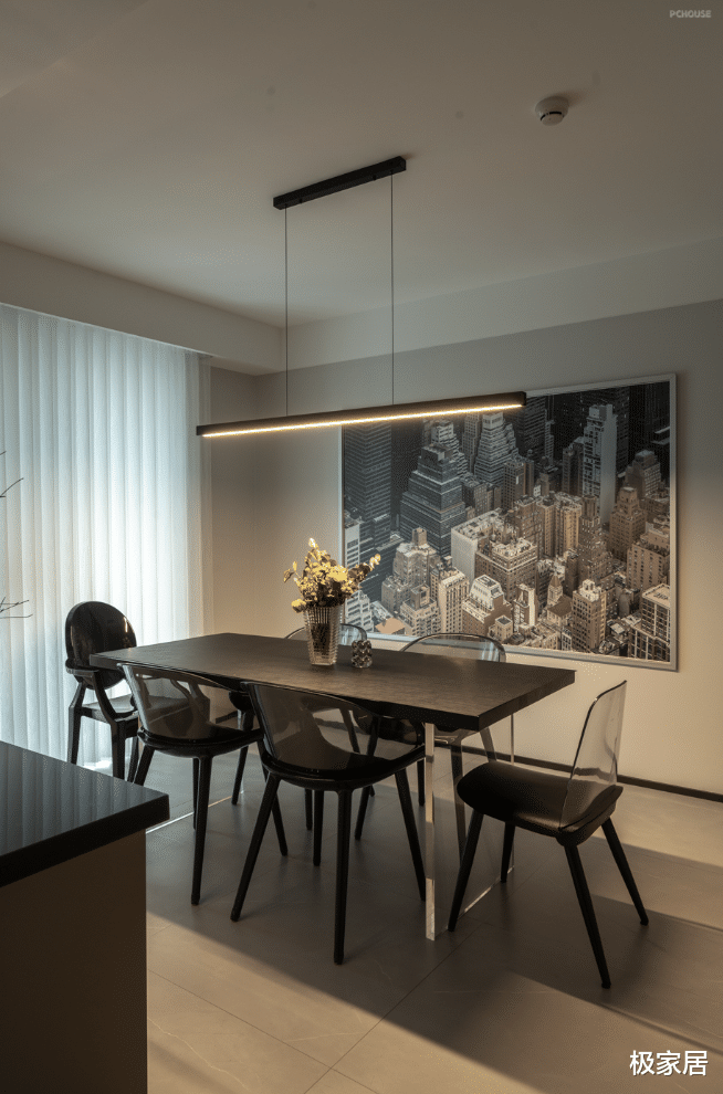 位于顶层的复式，拥有绝佳的视野，让你忘却一天的疲惫