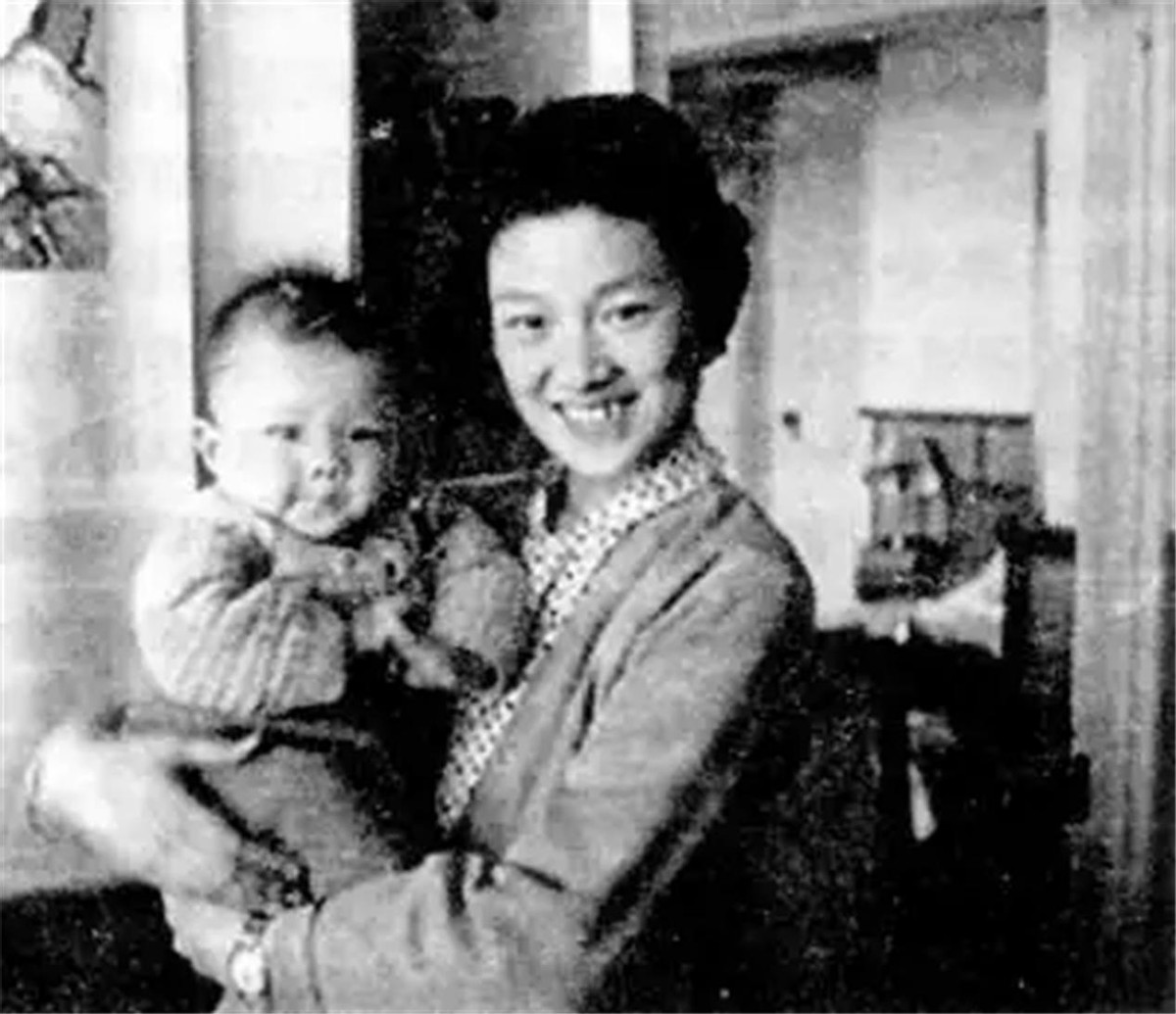 乔冠华|章含之去世前,为何托护士转告女儿:不要把我和乔冠华葬在一起