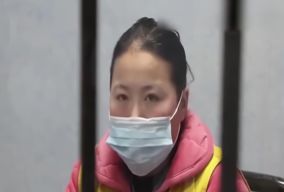 女孩放纵怀孕,在酒店厕所产子,掐死后扔垃圾桶:不知道父亲是谁
