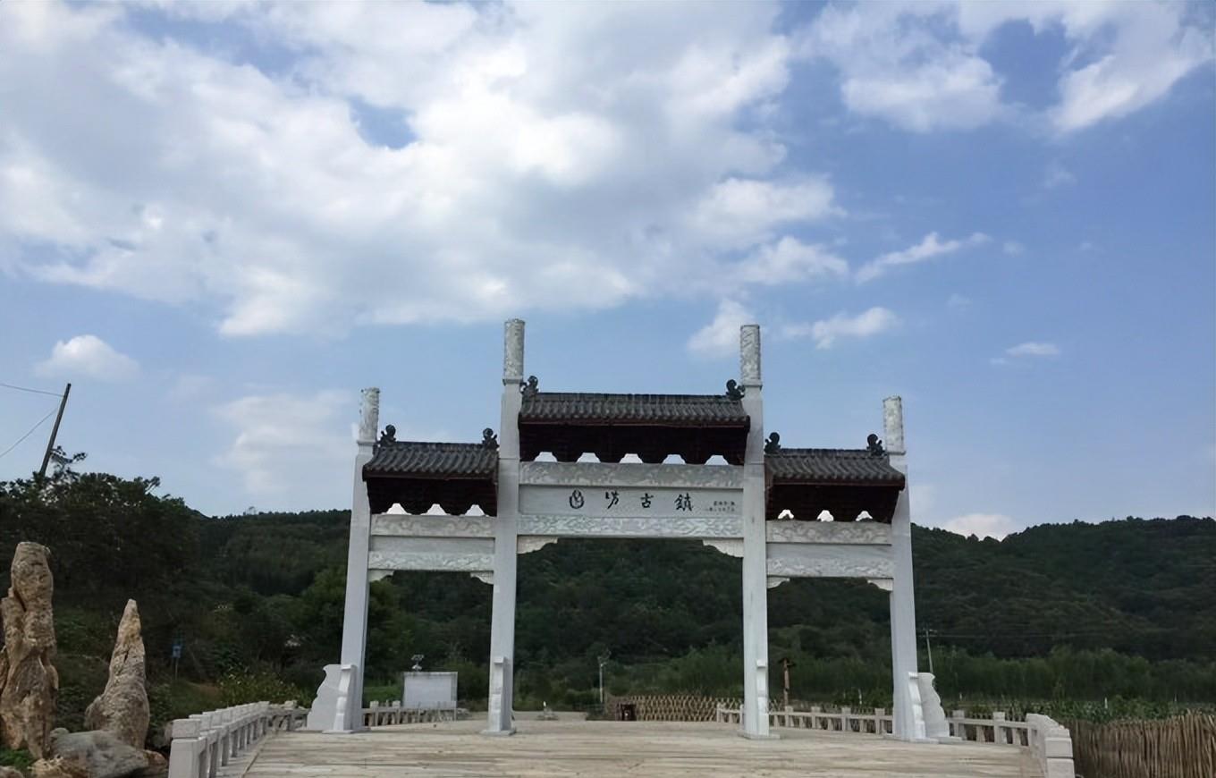 清远|新余巨资新建“古镇”,拆古建新人气冷清,游客:缺少古韵