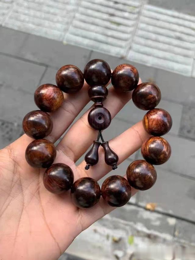 斗彩|糠梨、油梨、紫油梨的区别在哪里？哪种海黄品质最好？