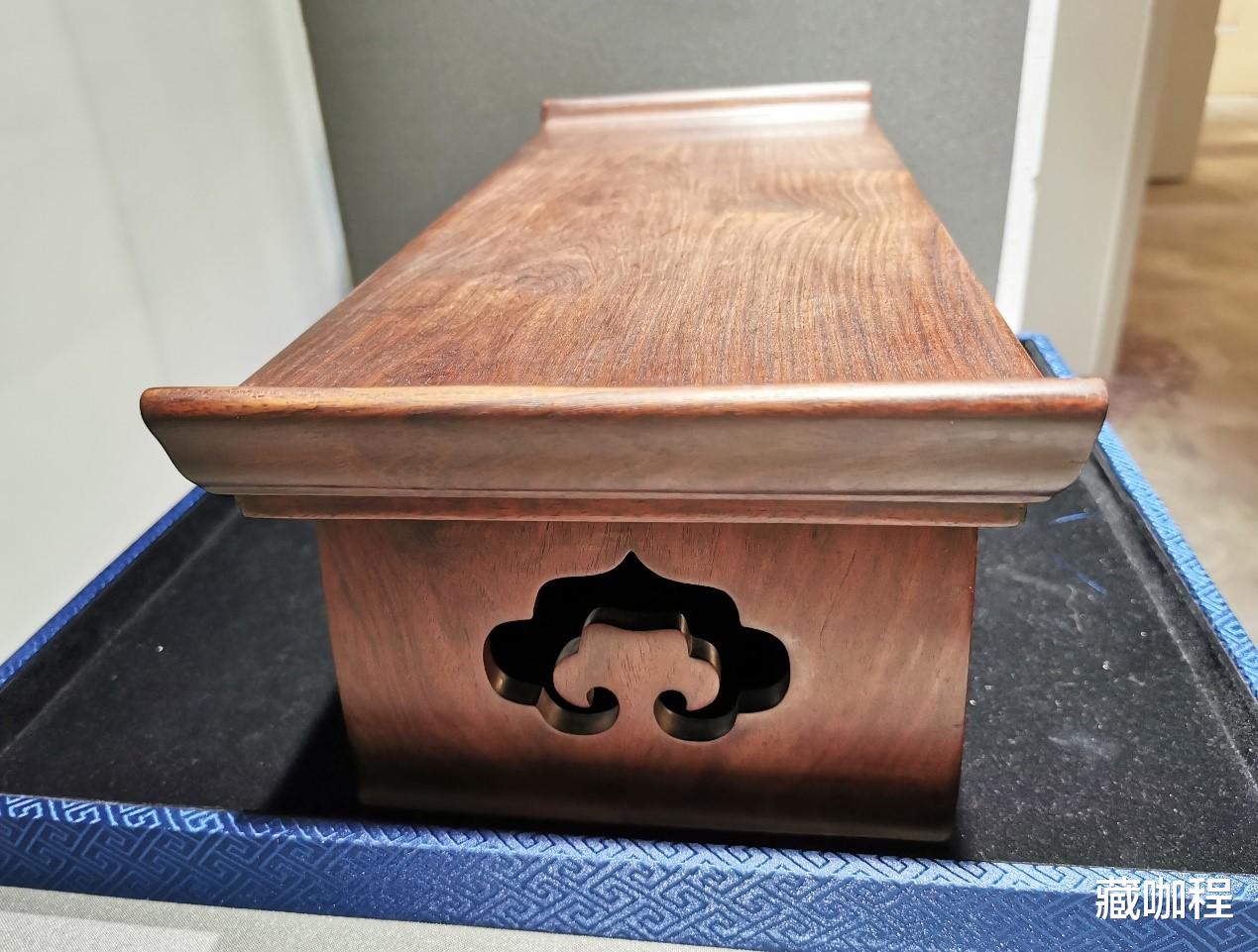 |费工比费料更难得，黄花梨灵芝纹翘头案小器大做