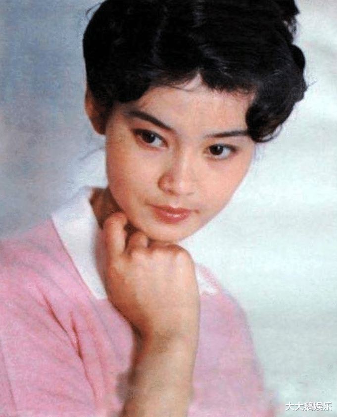 关之琳|年轻时都是大美女，60岁还不生孩子的6位女星，各有各的心酸