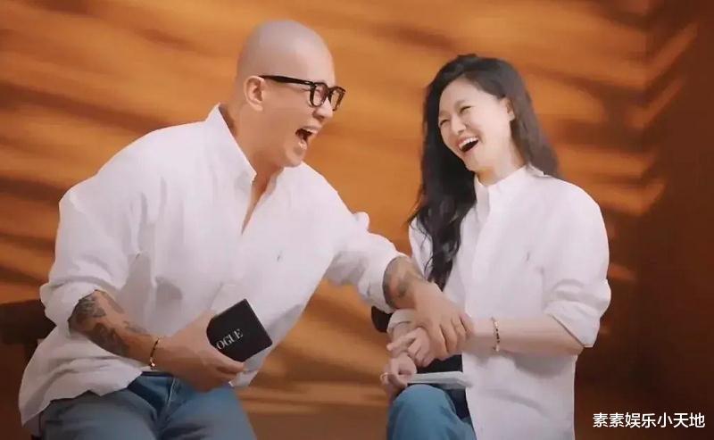 大S|具俊晔露面了！和大S姐姐开心比V，一家人的心情不受影响