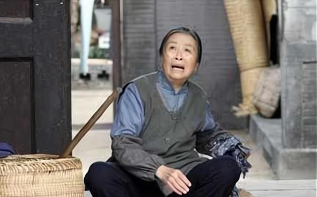 表情包|“丑娘”张少华因病去世，唯一的儿子考入清华，未来可期！