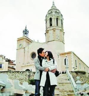 张铎|好丈夫张铎：娶大8岁的妻子，姐弟恋多年如一日，至今恩爱如初