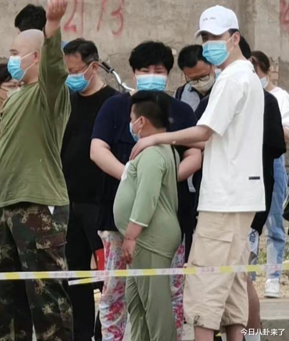 张云雷|德云社张云雷助理晒照，看到新鲜的辫哥哥，粉丝：二爷最近真给力