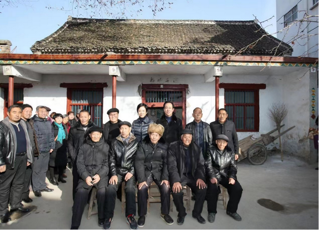 丁玉梅|许家印的“神秘女人”:61岁露面,曾去街上买死鱼,日消费10元