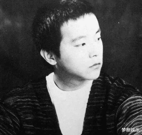 窦唯|王菲的前夫窦唯：过气后省吃俭用，给两个女儿一人一套房