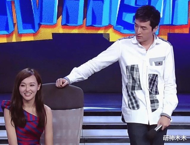 胡歌|胡歌官宣当爸!唐嫣袁弘等好友送祝福,妻子圈外人昔日照片曝光