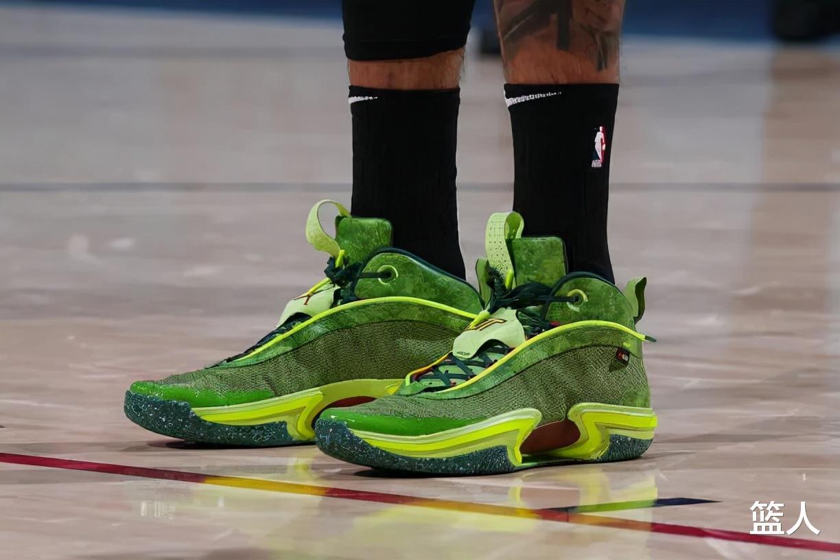 罗斯|NBA球员上脚：罗斯穿Yeezy洞洞鞋，安踏和匹克的球鞋都有！