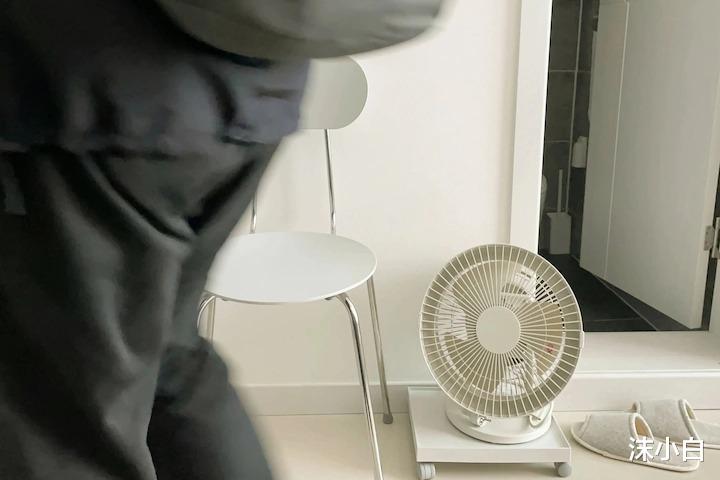 28岁小伙儿晒出55㎡出租房,坚持每天一收拾,让人赏心悦目!