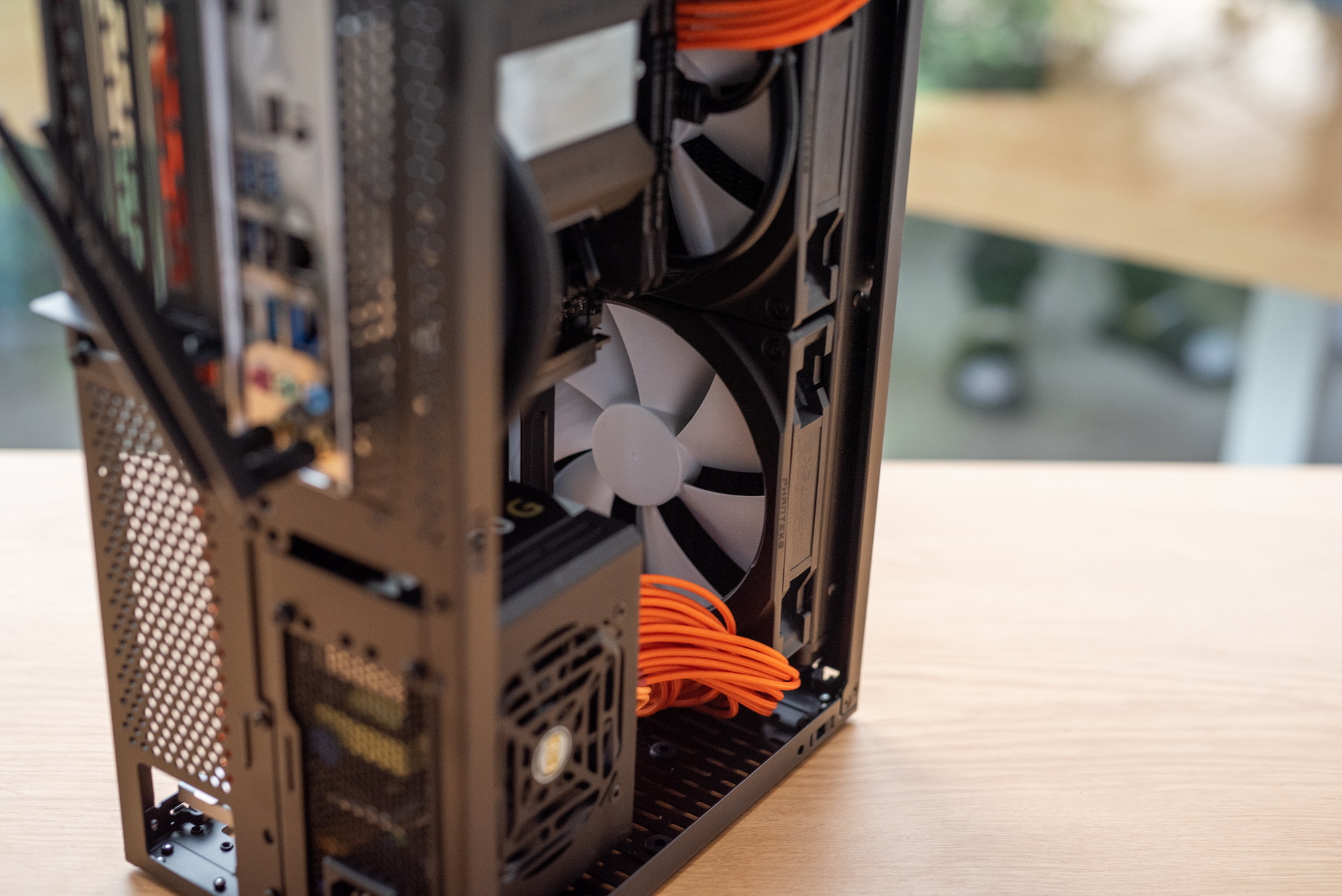 显卡|网红款桌面ITX小钢炮: SSUPD Meshlicious