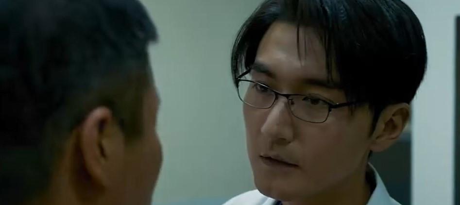 误杀2|在《误杀2》中最后不管小虫能不能救活都会是一个悲剧