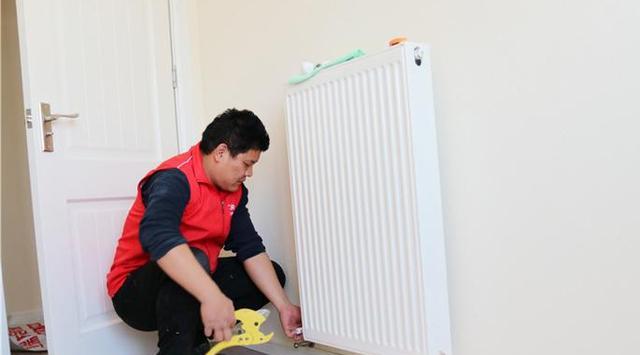 地暖被扒掉,更多人开始装暖气片?业主坦言,暖气片的优点更多