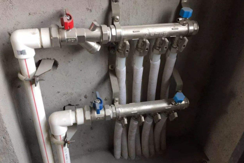 停止供暖后,暖气阀门要不要关?