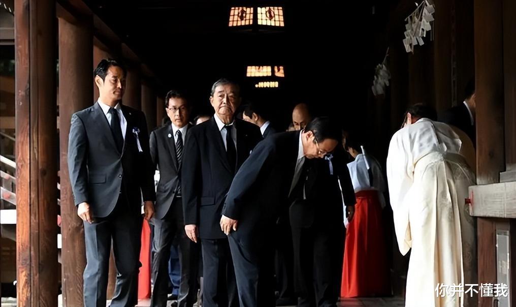 日本民众如何看待日本二战中的暴行?有人嬉笑,有人不愿直面历史
