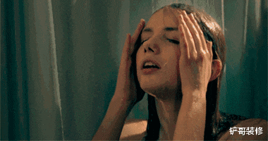 洗澡时,淋浴头堵了别用针扎!教你正确做法,出水量大还舒适