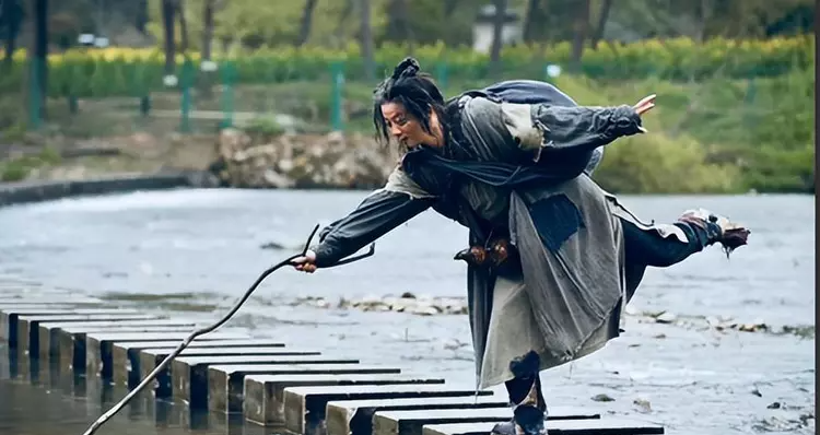 杨志刚|冲着杨志刚追《唐朝诡事录》，却被分饰三角的周骏超圈粉，该火了