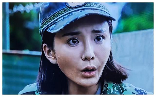 脸没恢复就别接戏了，“馒头脸蛋”演啥都拉胯，这些女星不羞吗