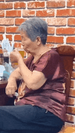 “第一次去男朋友家里有什么尴尬的经历？”网友：尿床了！