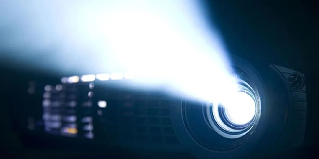 |揭秘投影机的“科技与狠活”!手把手教你“虚标”亮度