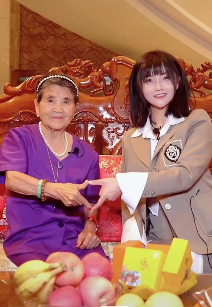 杨子|杨子侄女被批太高调,骄傲称最成功的是投对了胎,戴珠宝身处豪宅