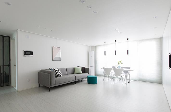 全屋到处装柜子,明明是简装,可是客人来了,全夸大气舒服!