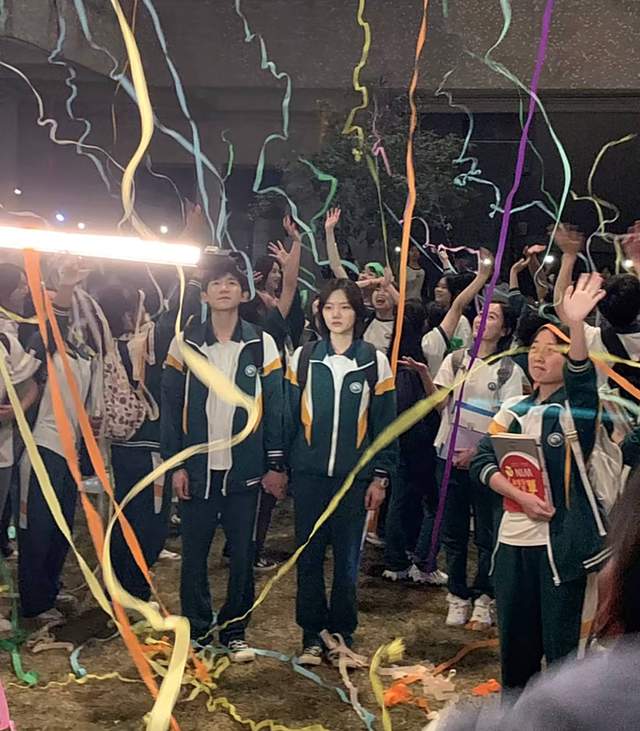 巩俐|“绣花枕头”王源新剧开拍!同队易烊千玺已成“百亿票房先生”